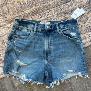 NWT Abercrombie & Fitch the 4” High Rise Mom Short, 30